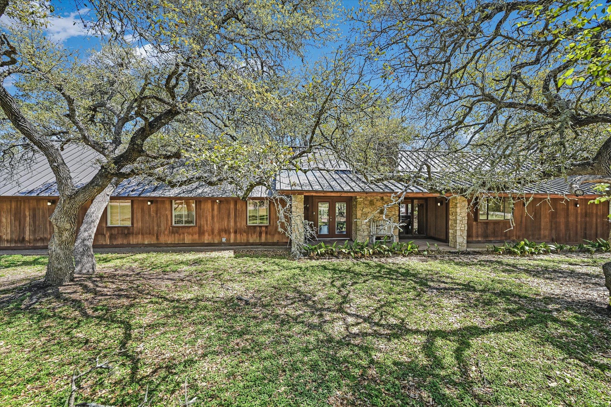 411  Whitetail Ridge Rd in Dripping Springs, Texas
