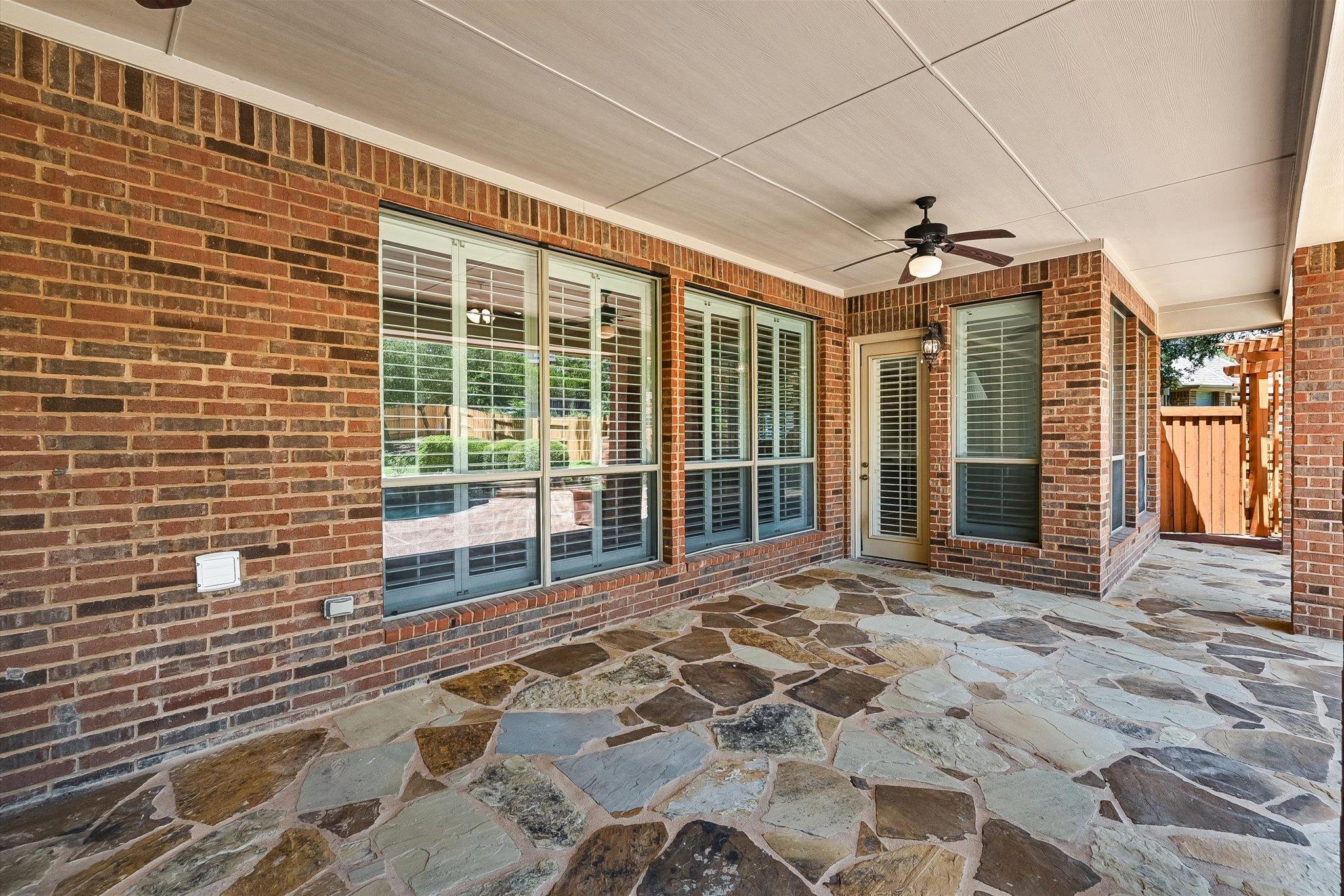 560  Aspen Dr photo 37