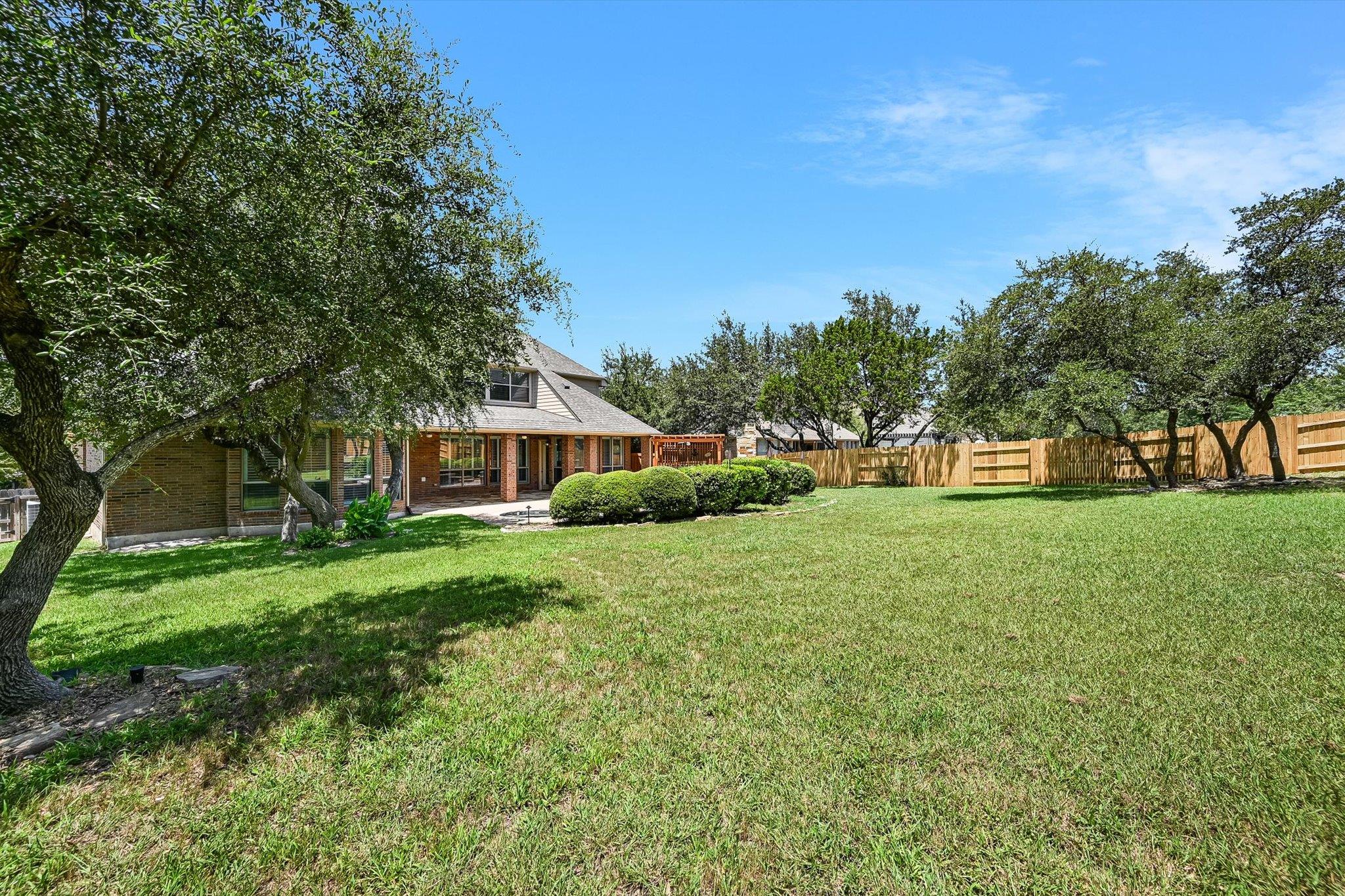 560  Aspen Dr photo 40