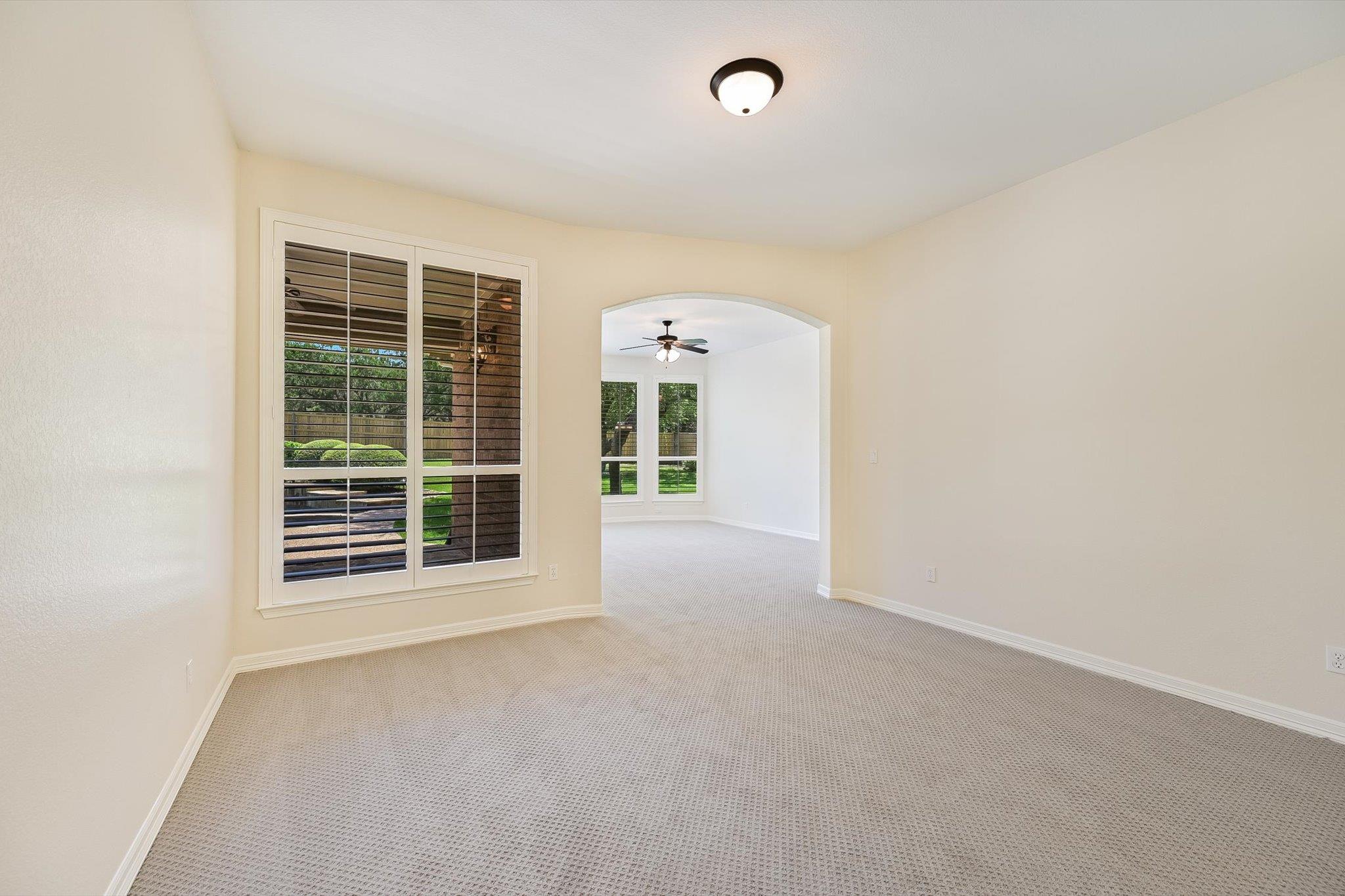 560  Aspen Dr photo 5