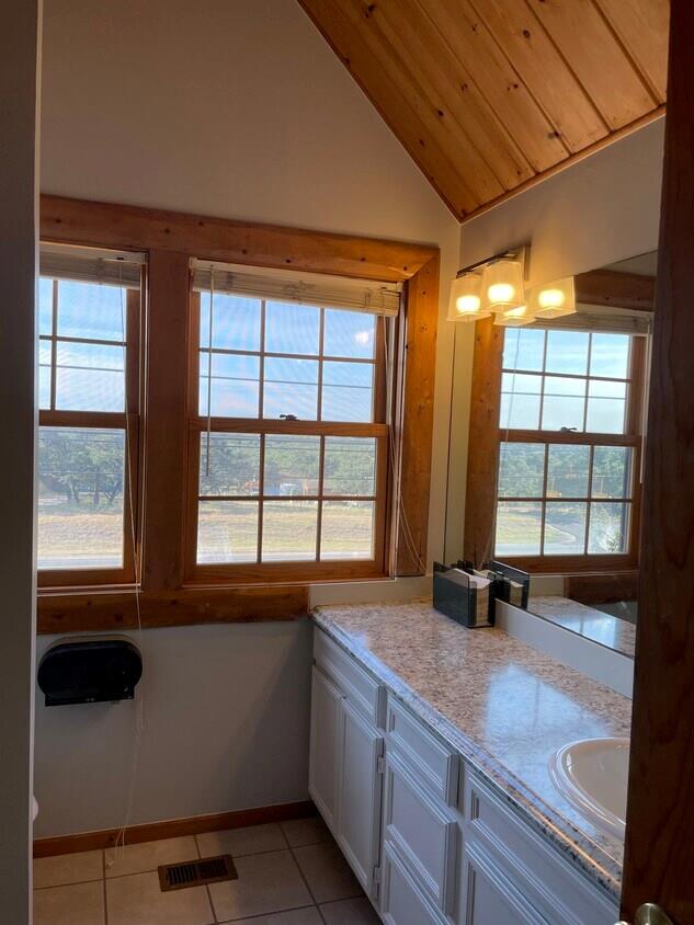 4225 E Highway 290 None photo 7