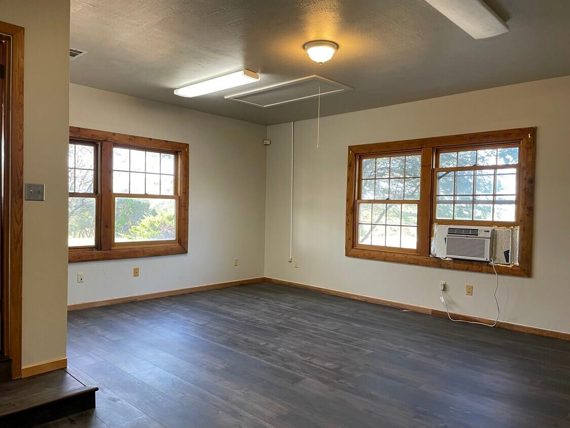 4225 E Highway 290 None photo 18