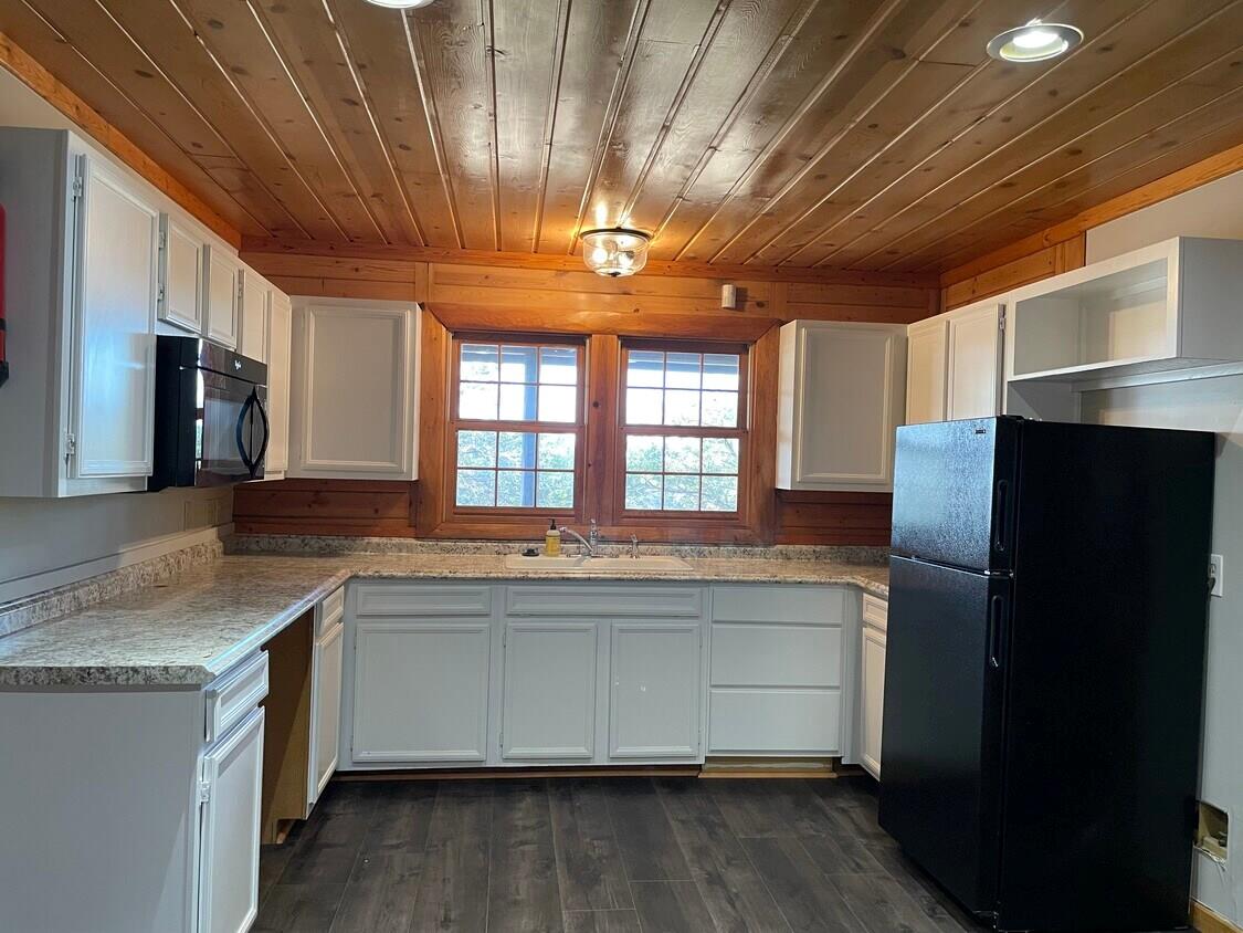 4225 E Highway 290 None photo 19