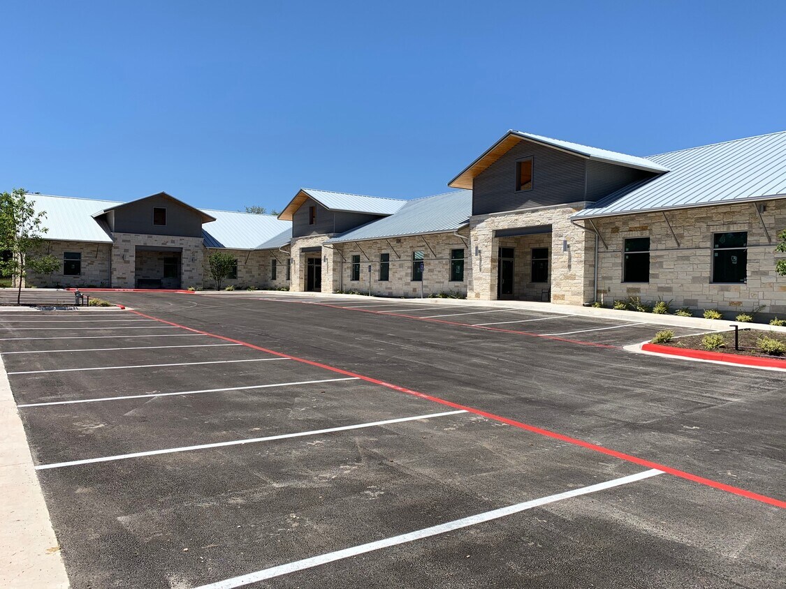 249 Sportsplex Dr Unit #E in Dripping Springs, Texas