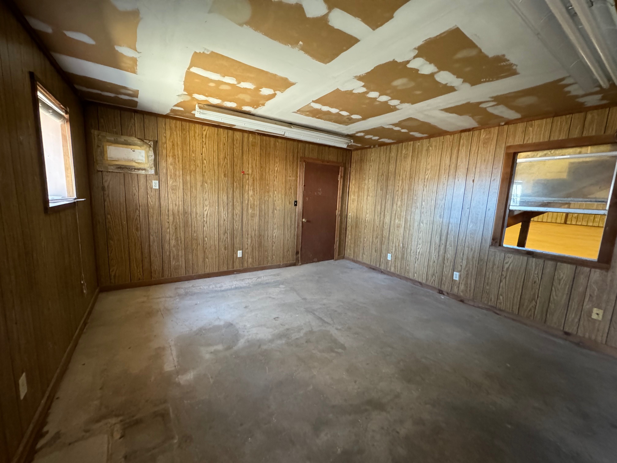 354 Wallace St photo 13