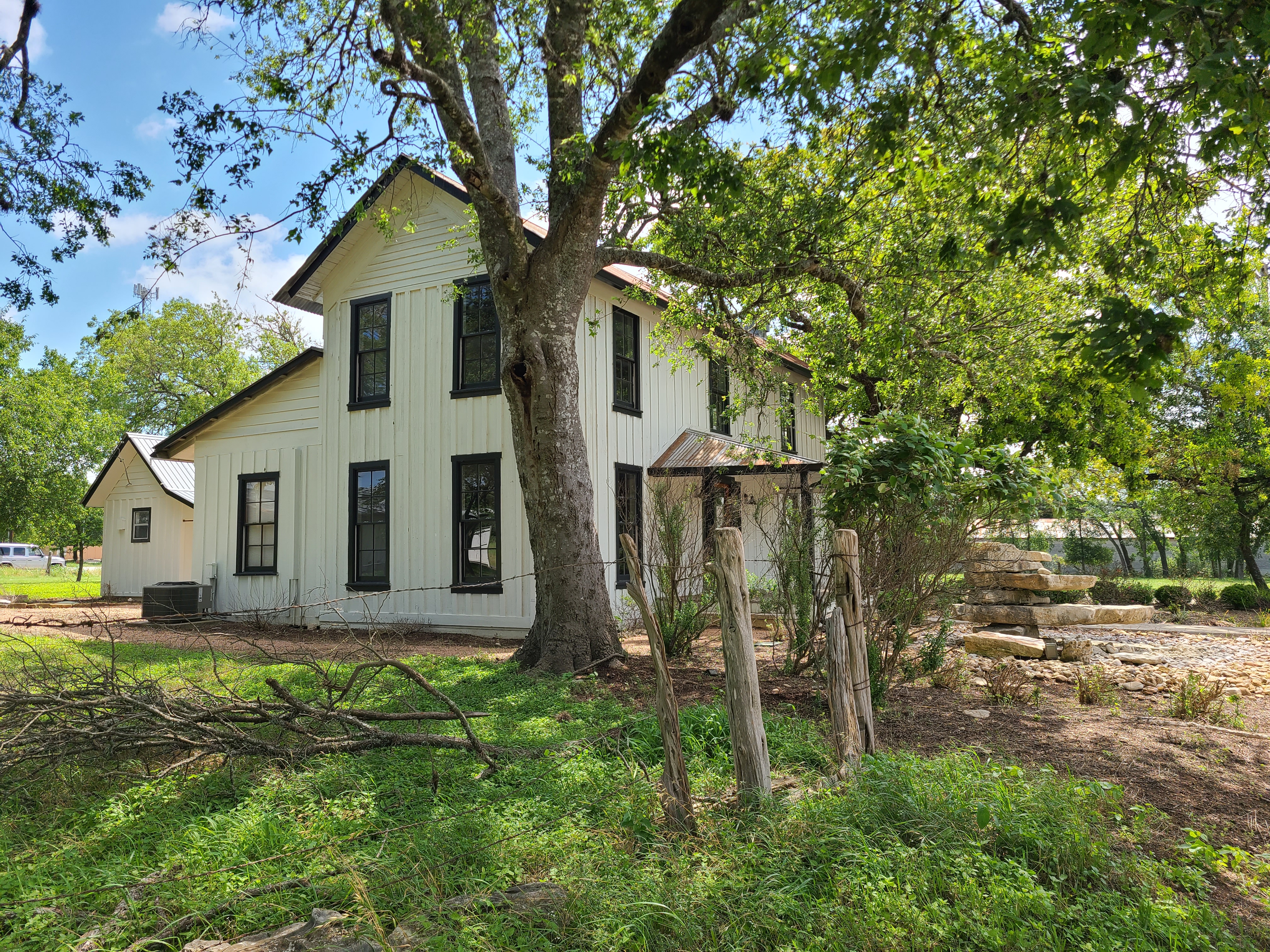 2201 W 290 Highway Unit #B photo 5